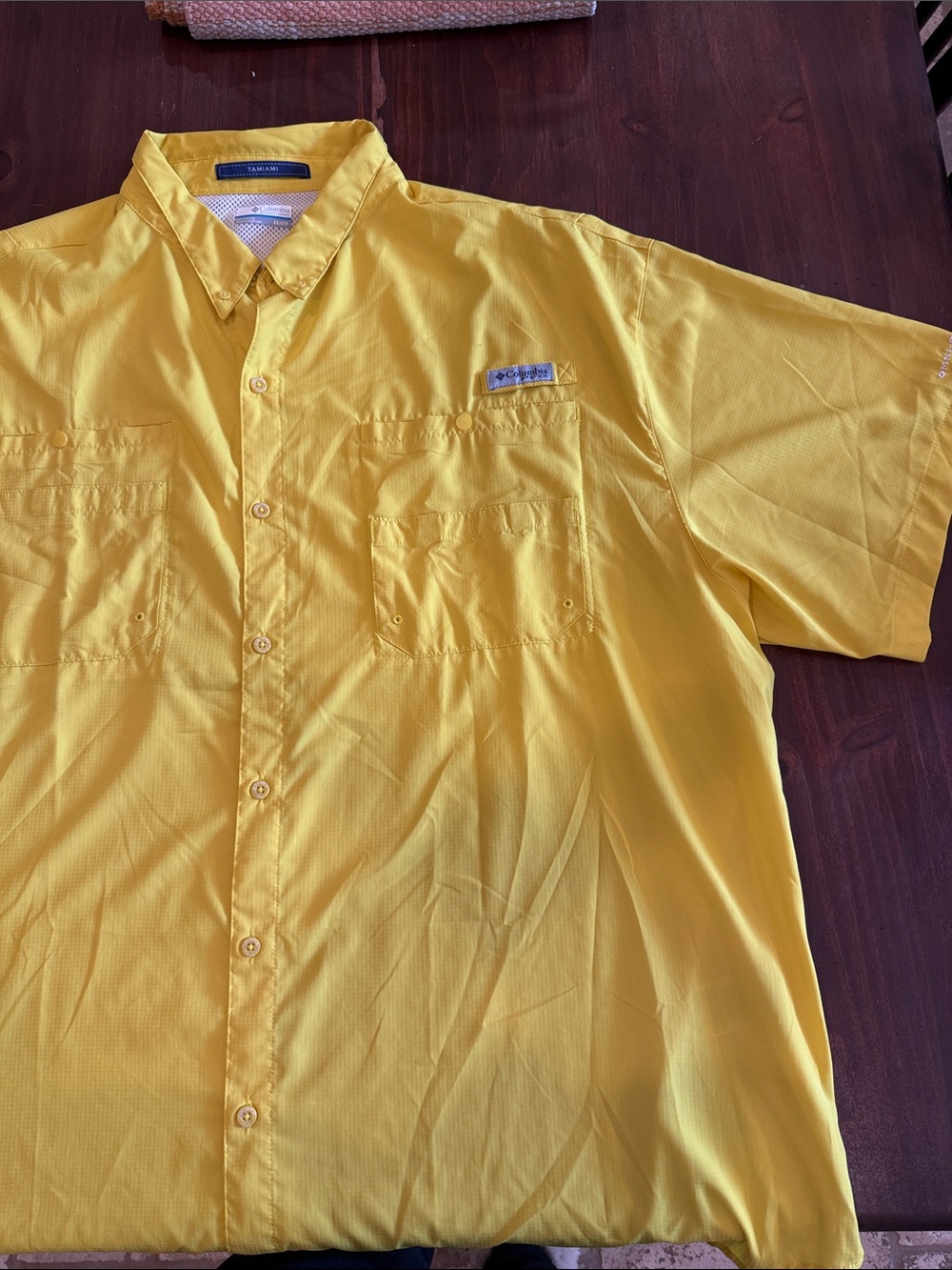 Columbia Men’s Bright Yellow Short-Sleeve Button-Down Shirt